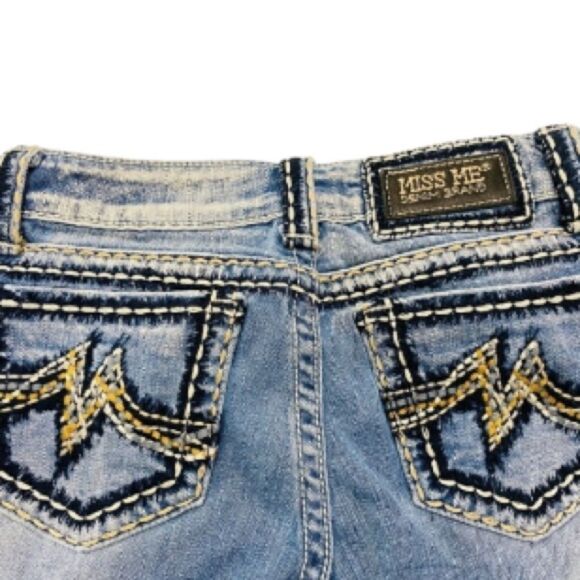 Miss Me Sunny Bootcut Jeans 26x30 Stretch Distressed EUC Embroidered - Picture 4 of 12